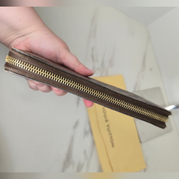 Louis Vuitton Damier Ebene Zippy Wallet with Dust Bag - Picture 5 of 10